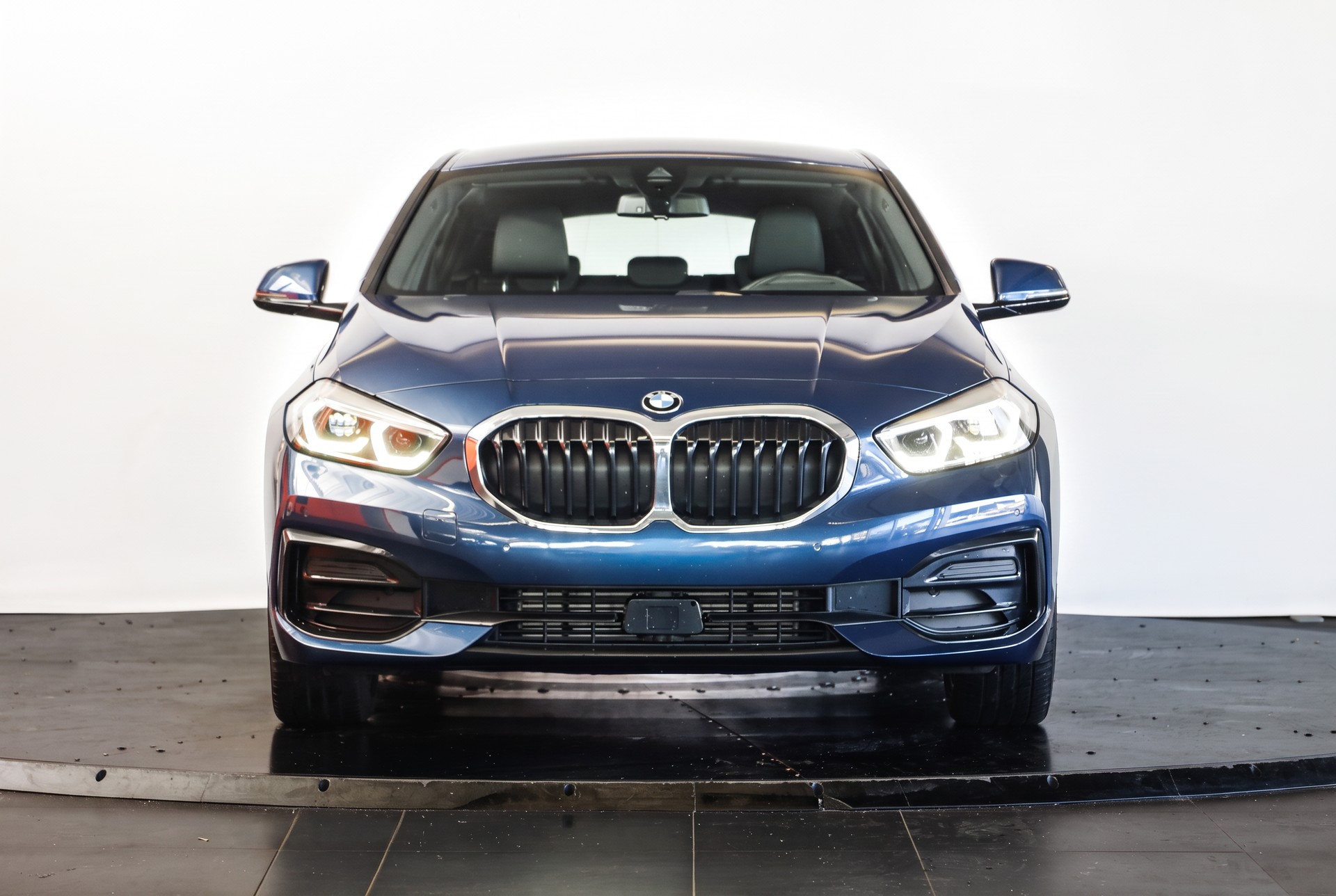 BMW 120d xDrive Steptronic Sport Line • Phytonic Blue • Head-Up • harman/kardon-showroom-element-1