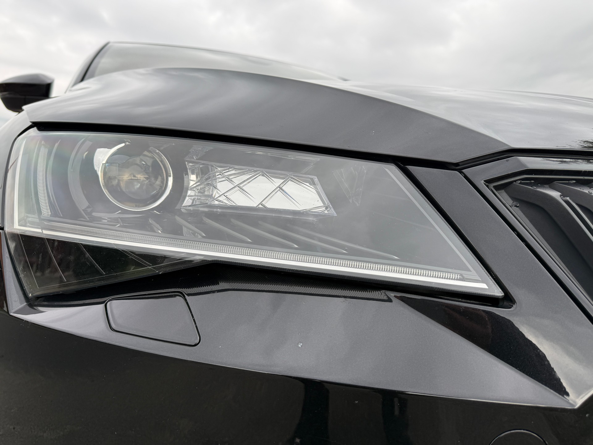 SKODA 2.0 TDI 190 SportLine+ 4x4 DSG-image-9