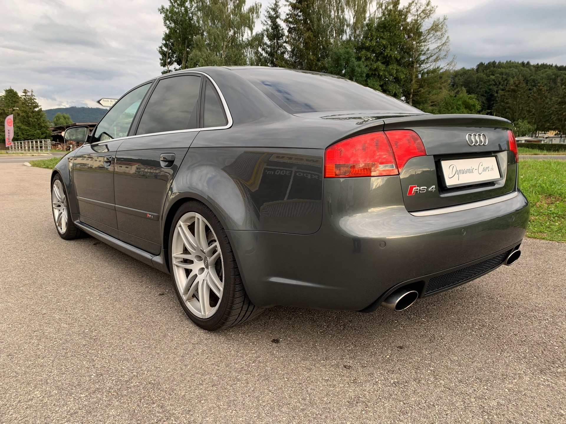 AUDI RS4 4.2 V8 quattro-image-3