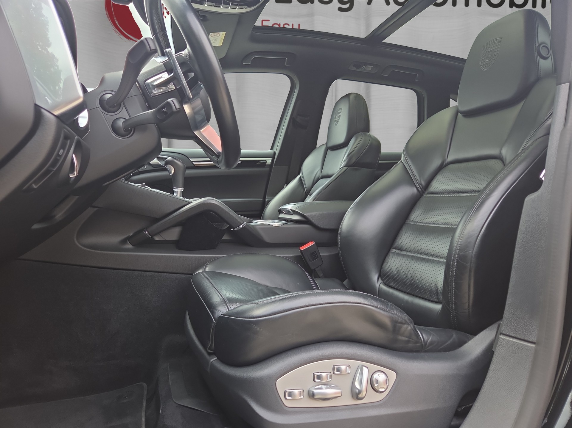 PORSCHE Cayenne S E-Hybrid Platinum Edition-image-7