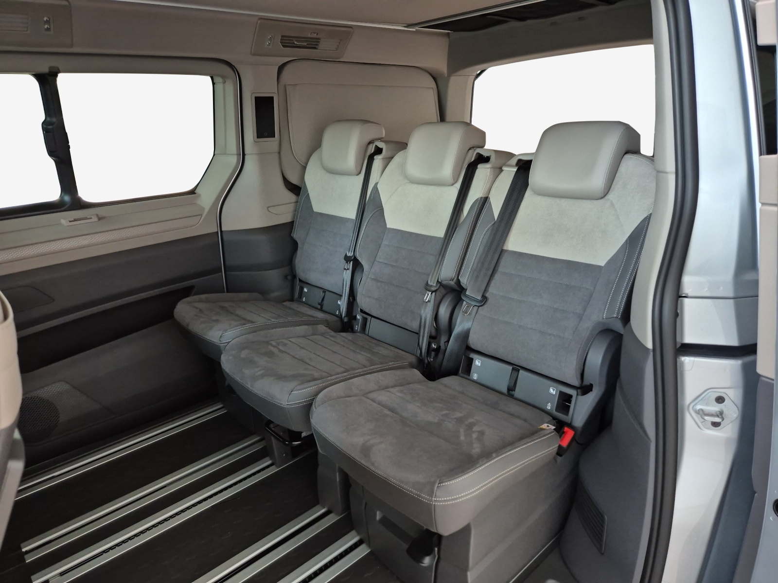 VW California 2.0 TSI Beach Tour-image-11