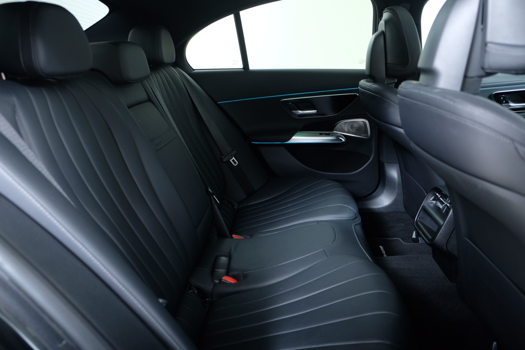 MERCEDES-BENZ E 200 9G-Tronic 4Matic-image-7