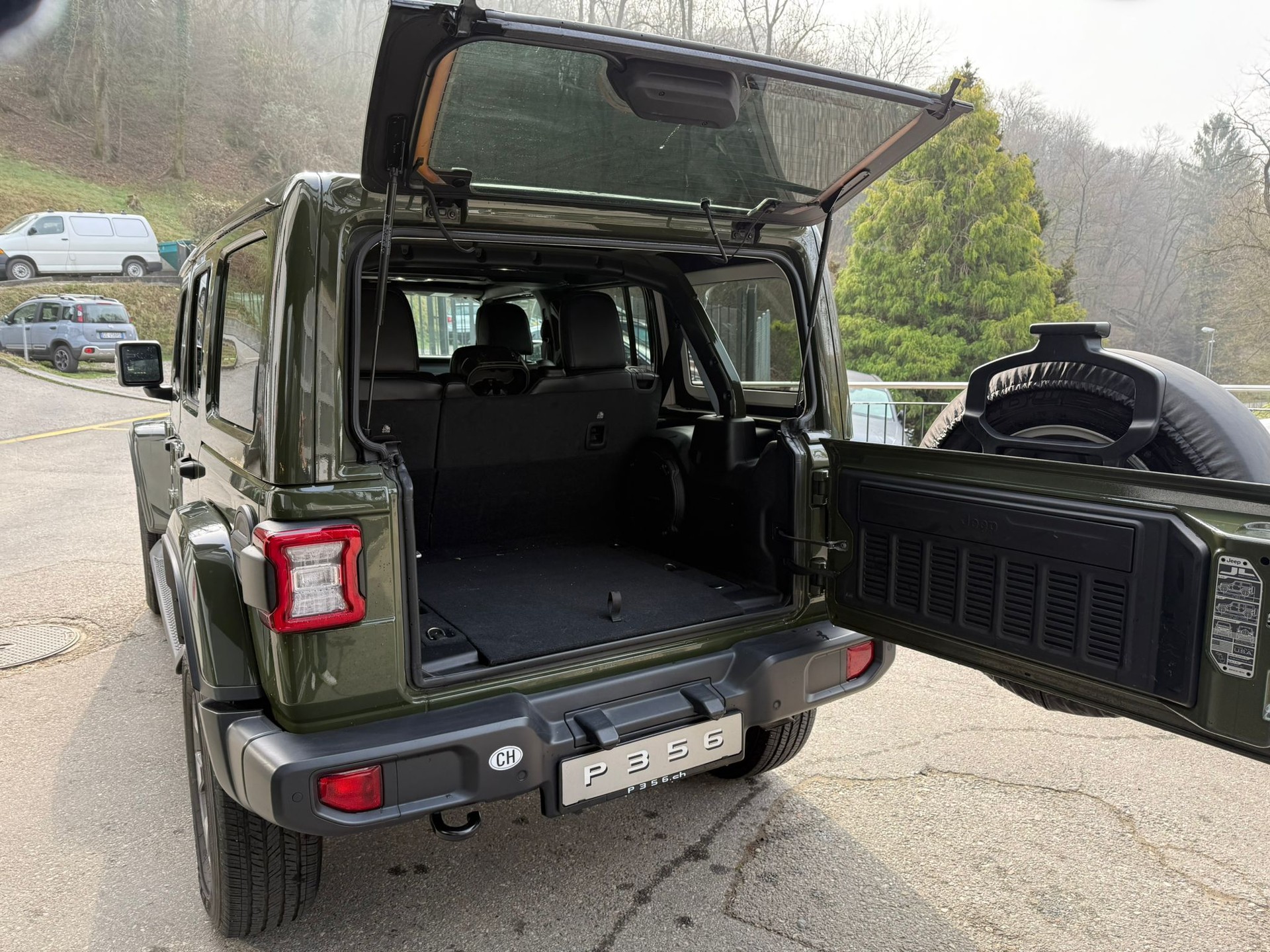 JEEP Wrangler 2.0 Unlimited Overland Automatic-image-5