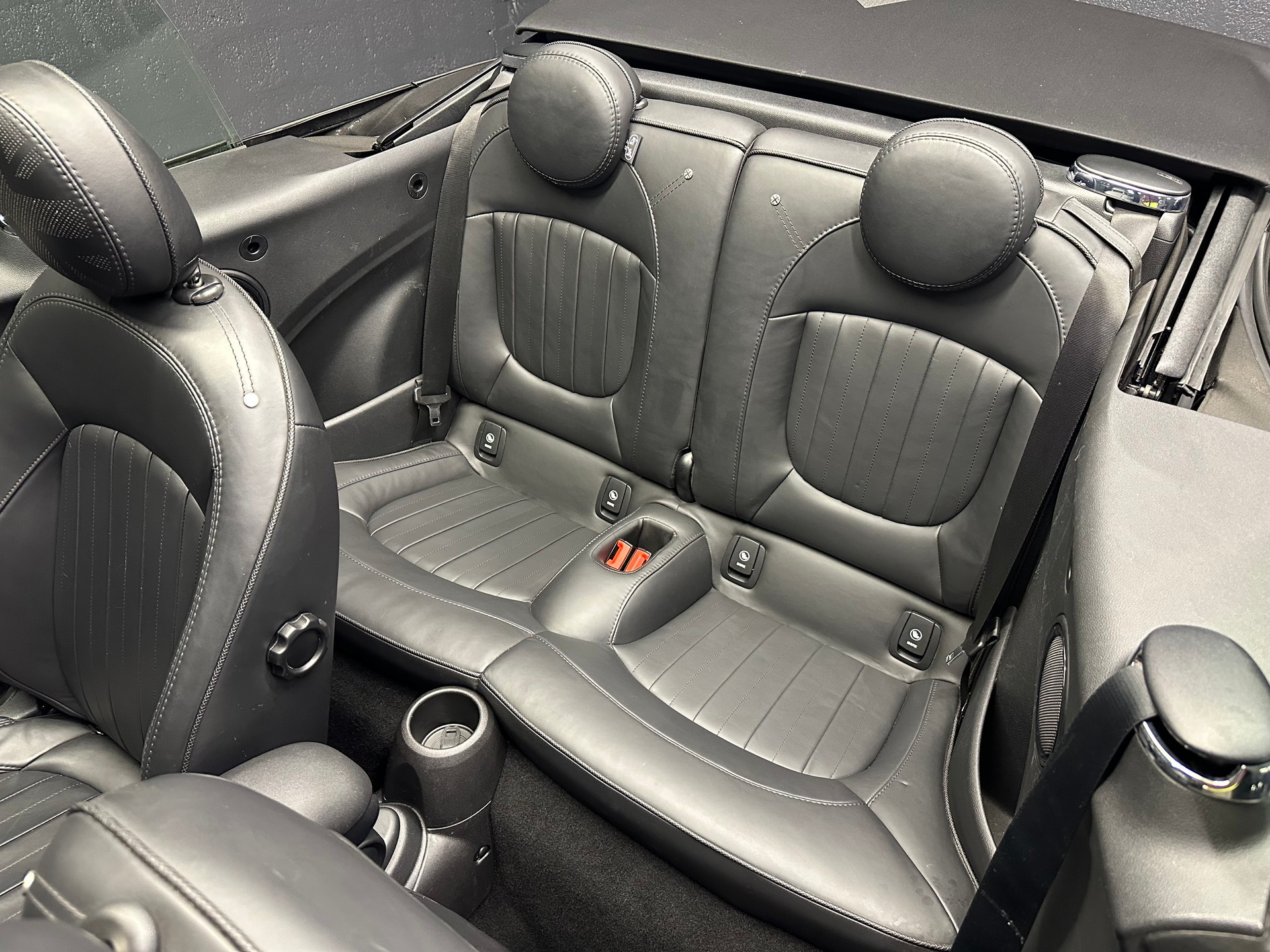 MINI Cooper S Cabriolet Sidewalk Edition DKG-image-10