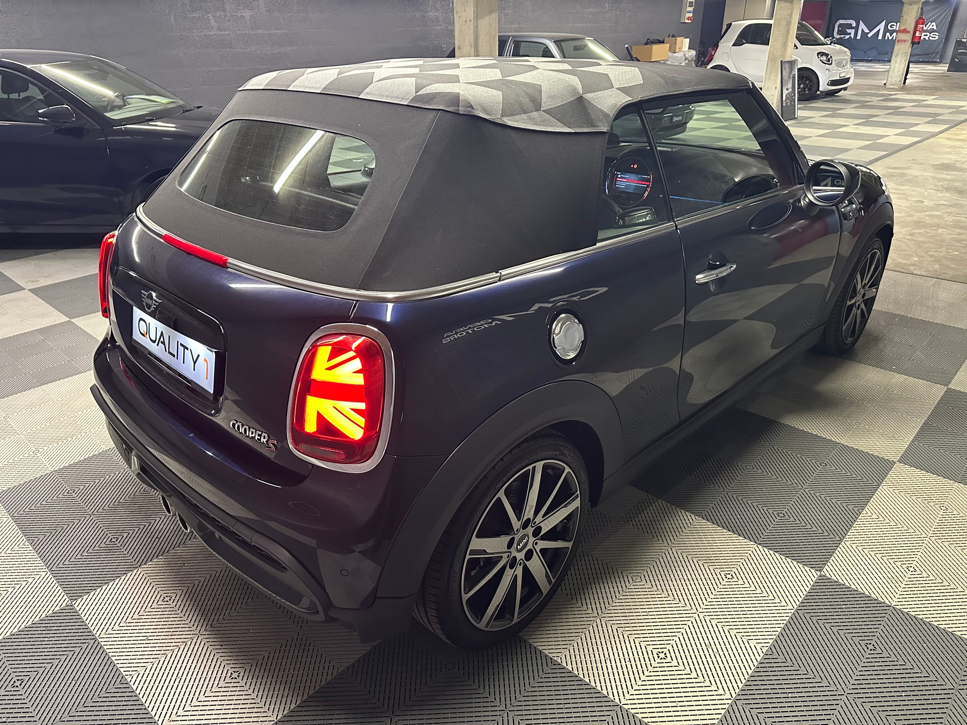 MINI Cooper S Cabriolet Sidewalk Edition DKG-image-4