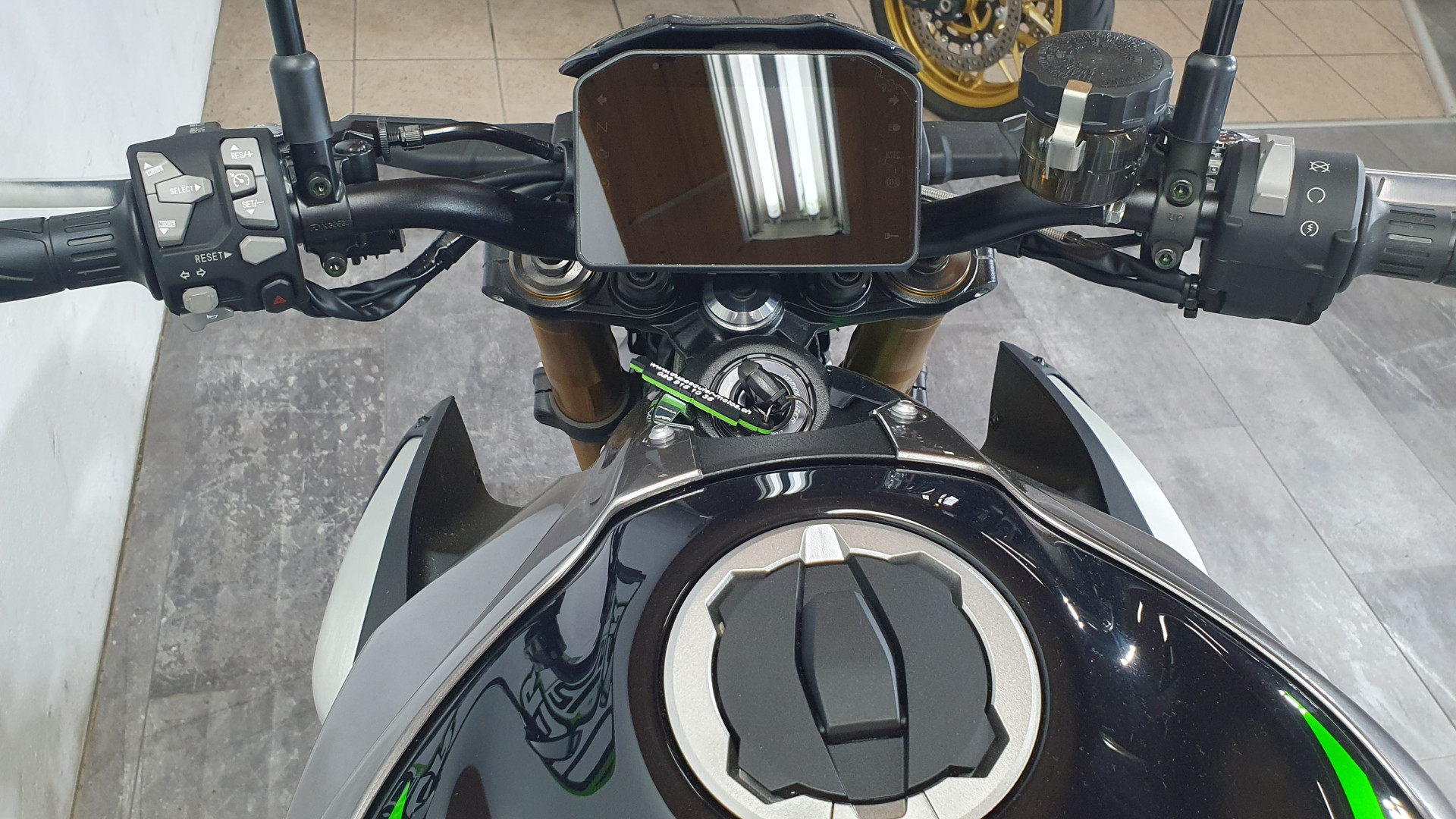 KAWASAKI Z 900 SE-image-5