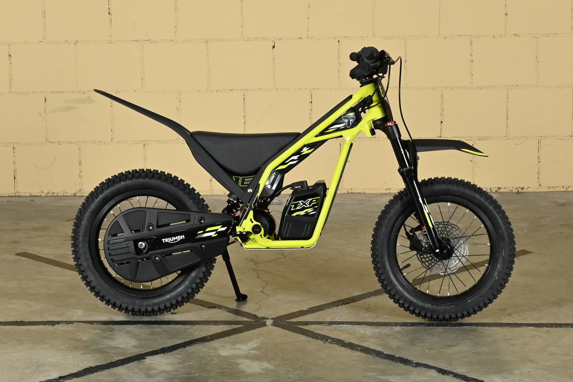 TRIUMPH TXP 16 Oset-image-0