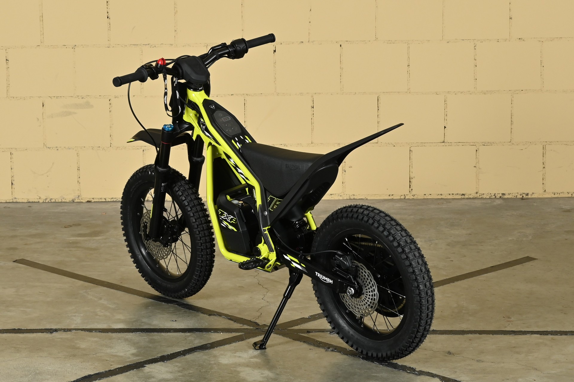 TRIUMPH TXP 16 Oset-image-4