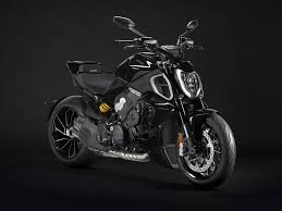 DUCATI Diavel V4-image-1