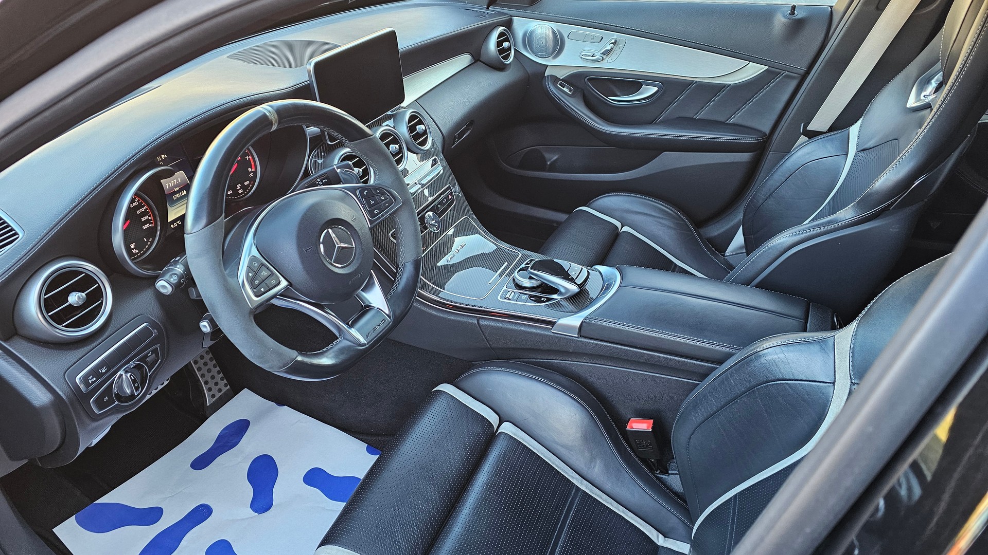 MERCEDES-BENZ C 63 S AMG Speedshift-image-9