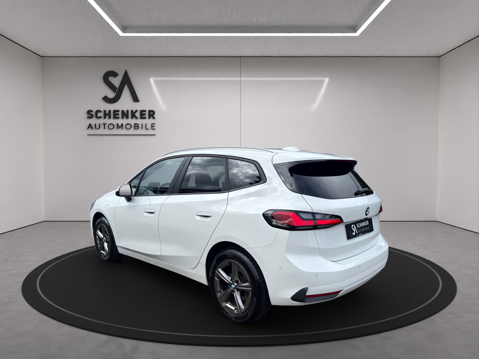 BMW 223d Active Tourer xDrive DKG-showroom-element-2