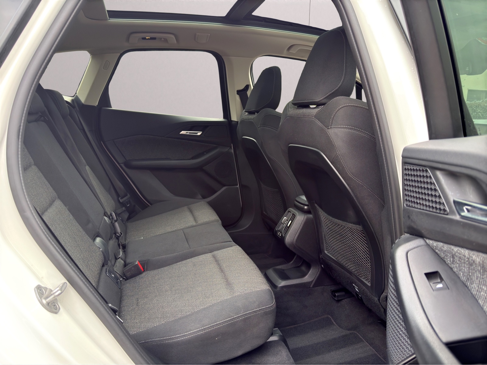 BMW 223d Active Tourer xDrive DKG-image-15
