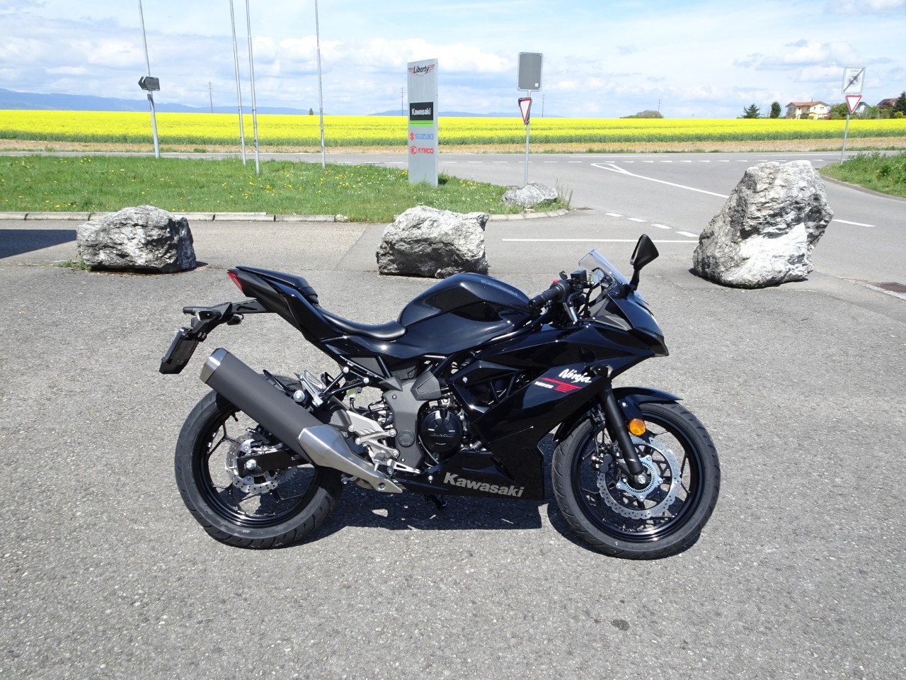 KAWASAKI Ninja 125-image-0