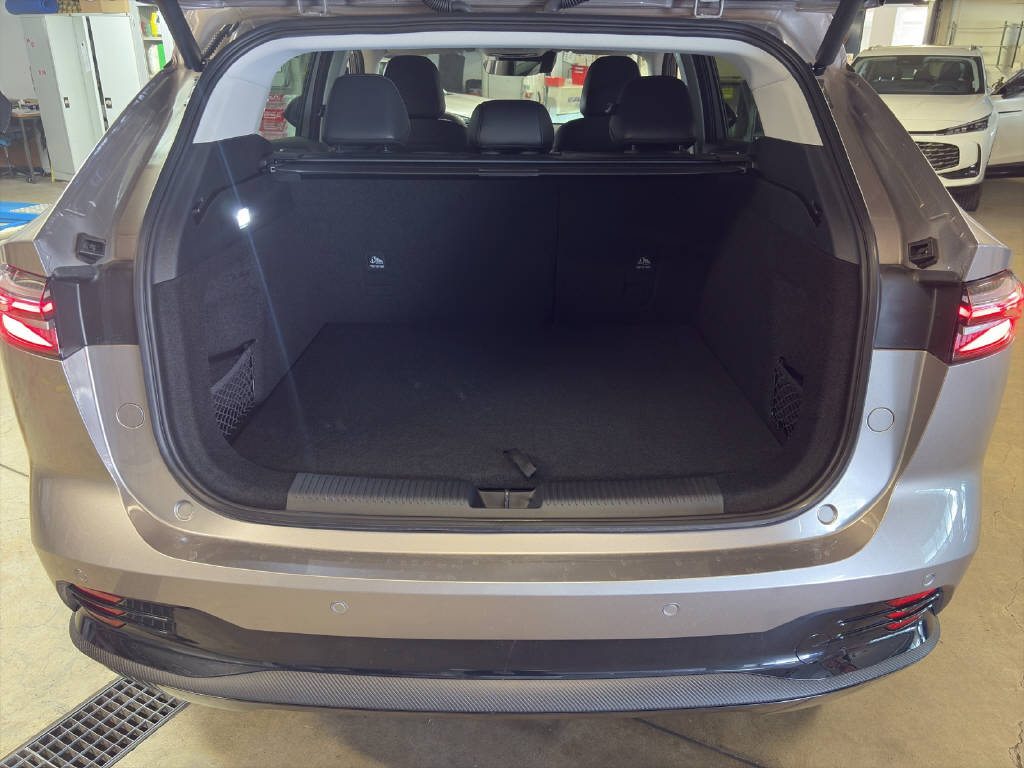 MG HS 1.5 Hybrid Luxury-image-8