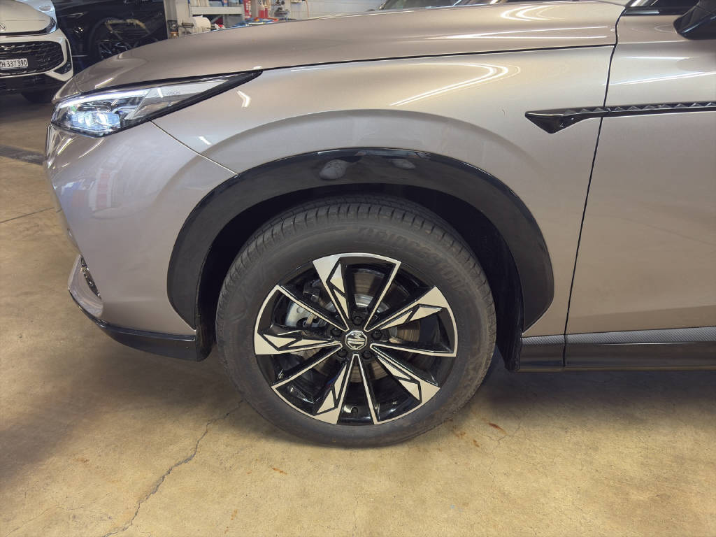 MG HS 1.5 Hybrid Luxury-image-9