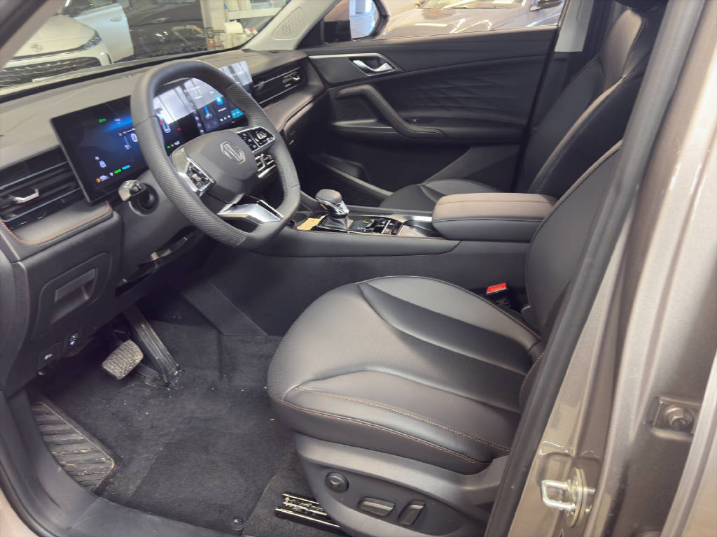 MG HS 1.5 Hybrid Luxury-image-4