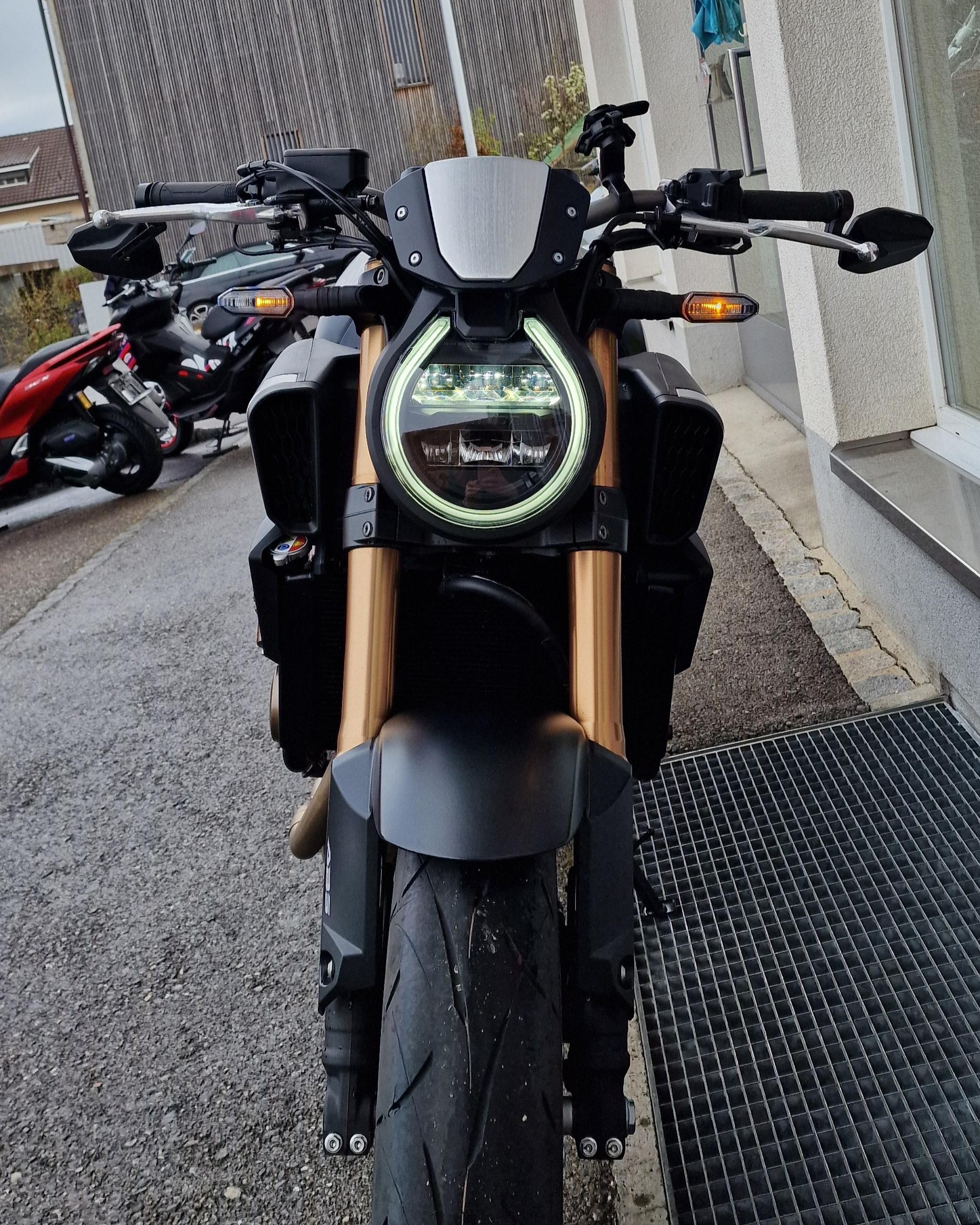 HONDA CB 650 R E-Clutch-image-2