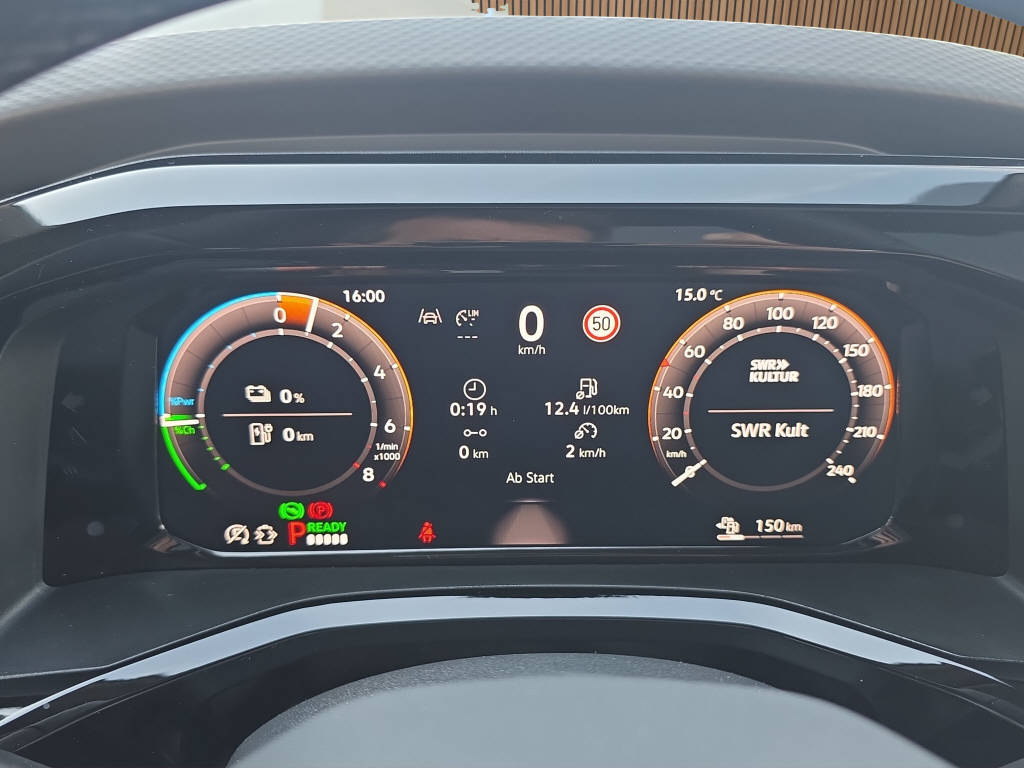 VW Multivan 1.5 TSI eHybrid kurz Style DSG 4motion-image-16