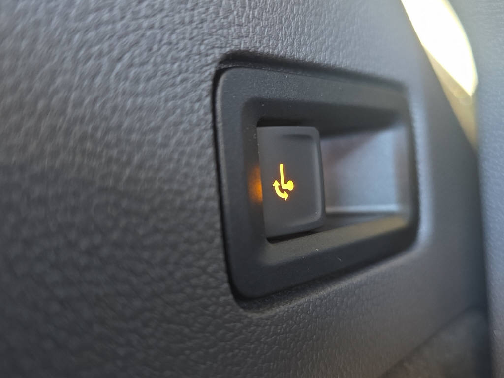 VW Multivan 1.5 TSI eHybrid kurz Style DSG 4motion-image-24
