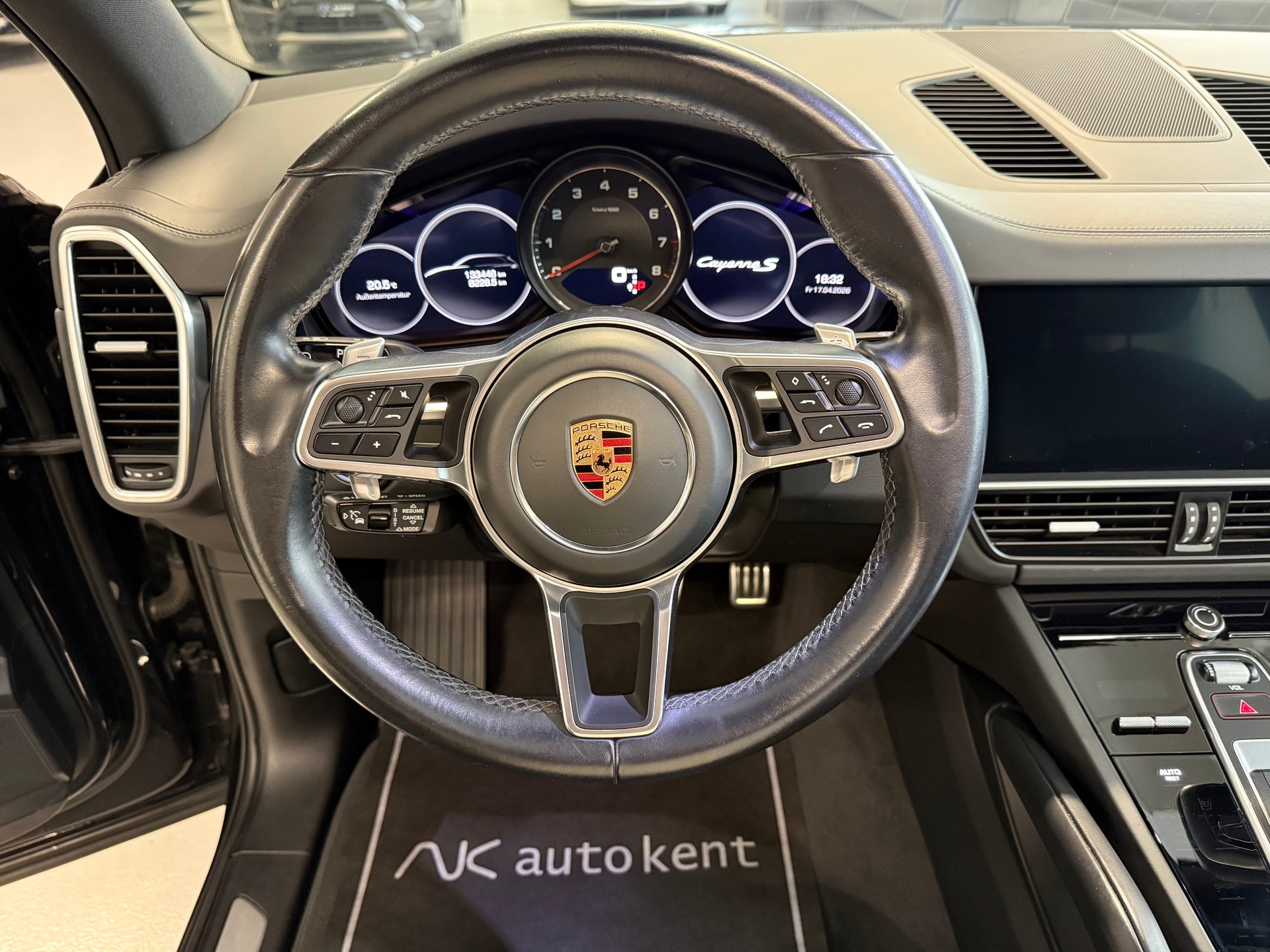 PORSCHE Cayenne S-image-7