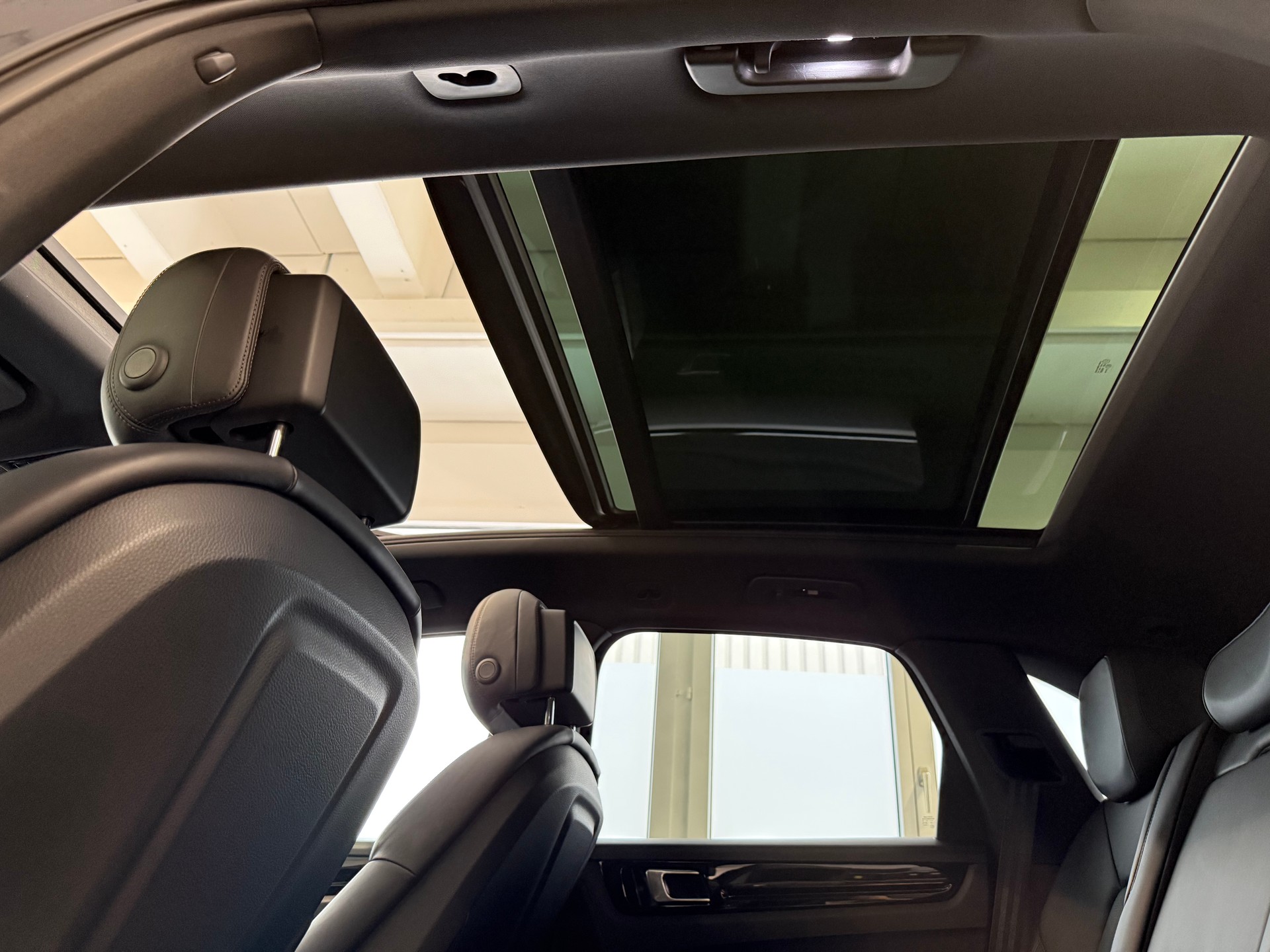 PORSCHE Cayenne S-image-22