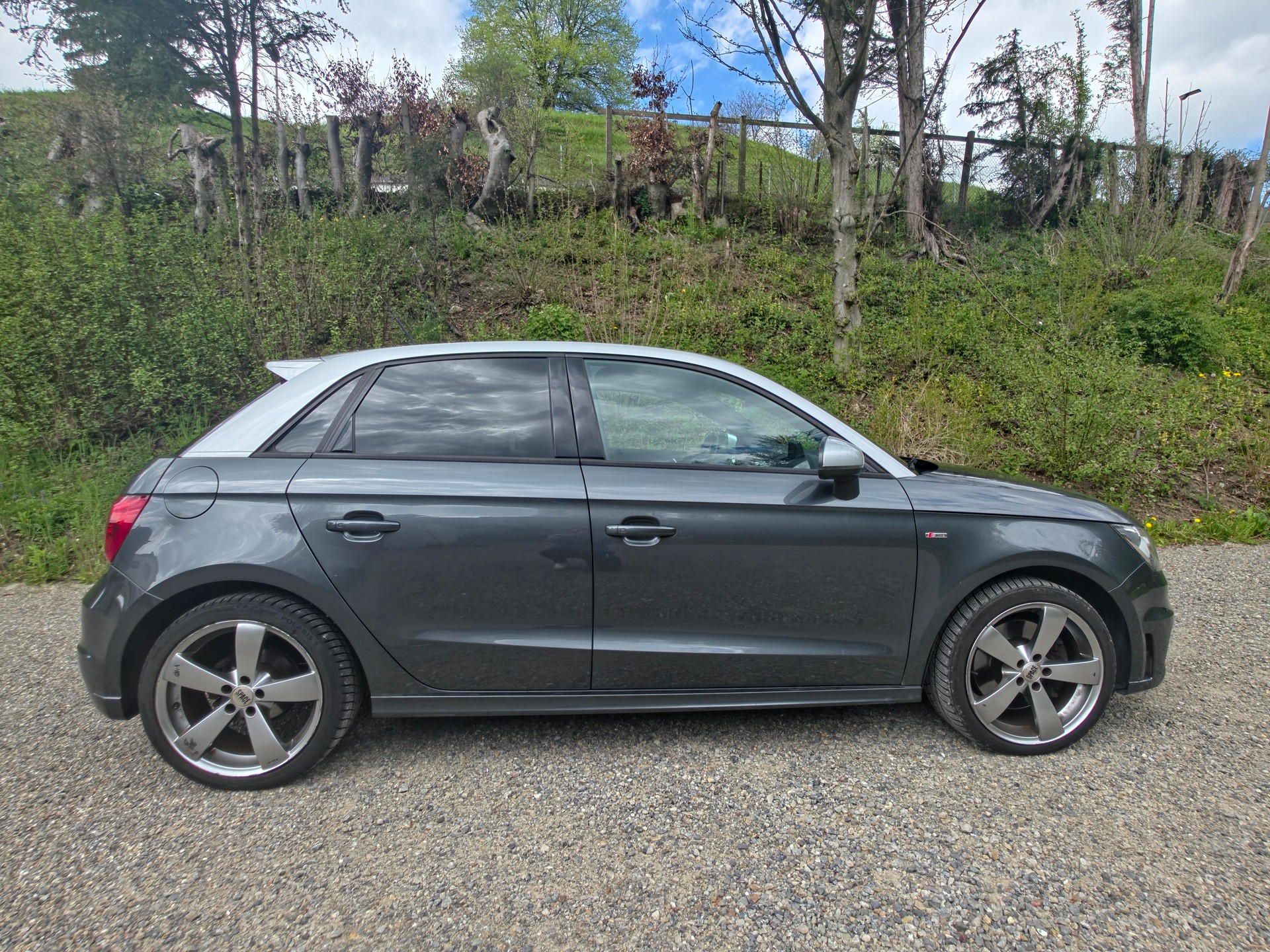 AUDI A1 Sportback Sport 1.4 TFSI Ambition S-tronic-showroom-element-3