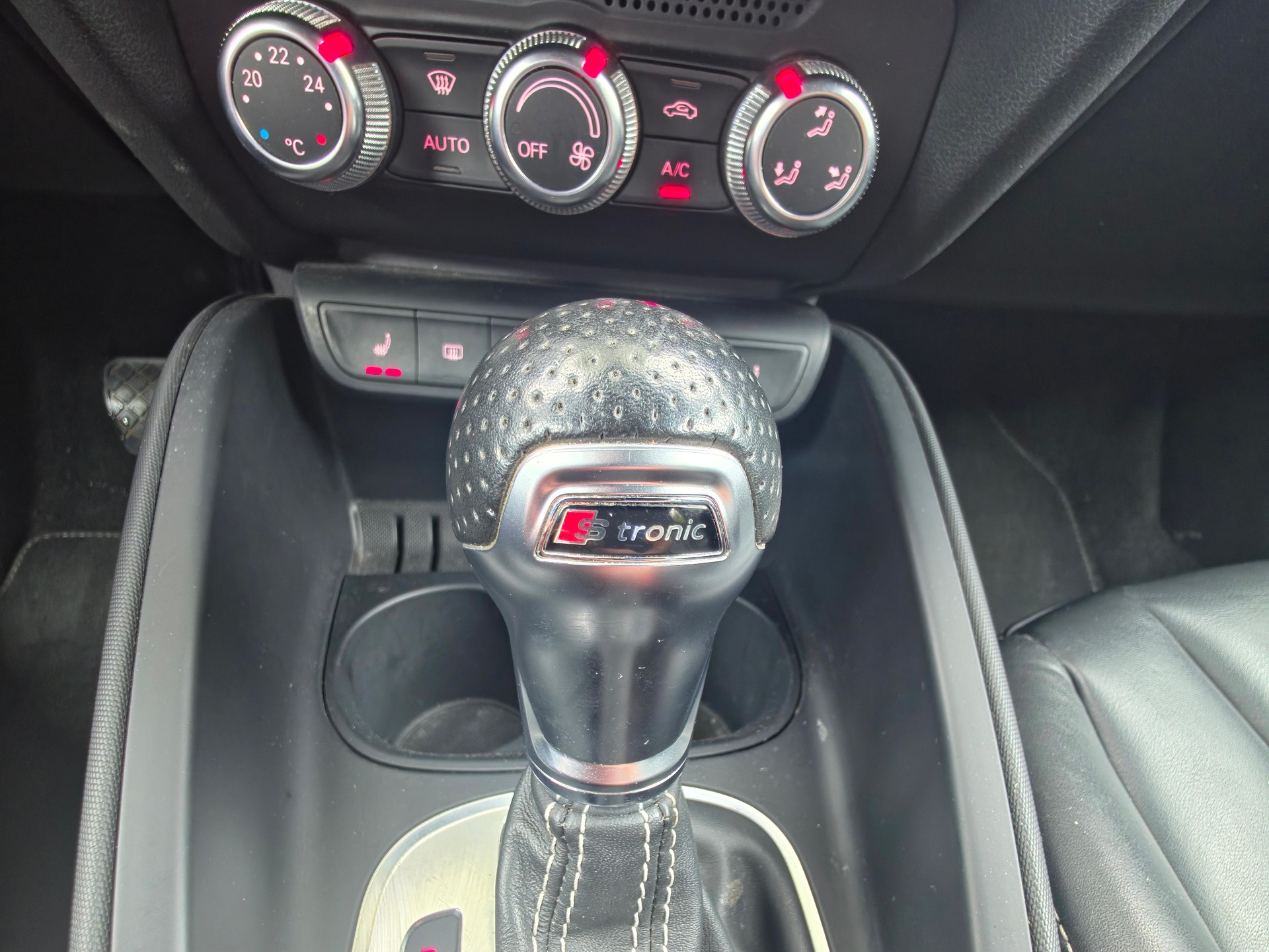 AUDI A1 Sportback Sport 1.4 TFSI Ambition S-tronic-image-7