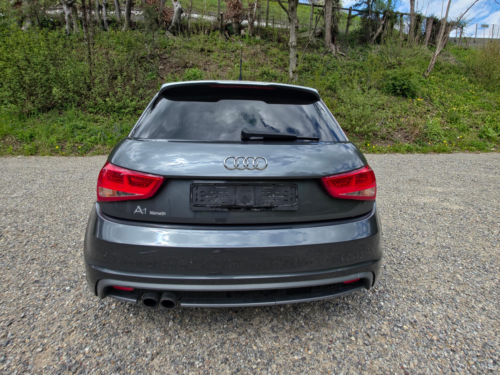 AUDI A1 Sportback Sport 1.4 TFSI Ambition S-tronic-image-4