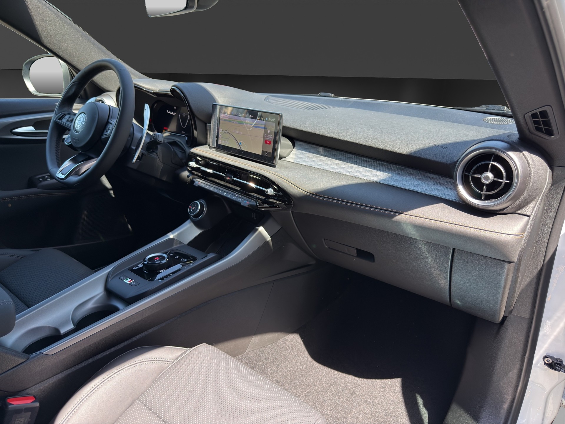 ALFA ROMEO Tonale 1.5 Hybrid Veloce-image-12