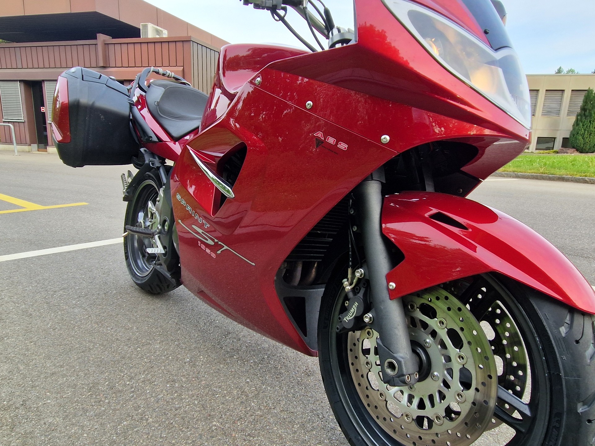 TRIUMPH Sprint ST ABS 1050-image-9