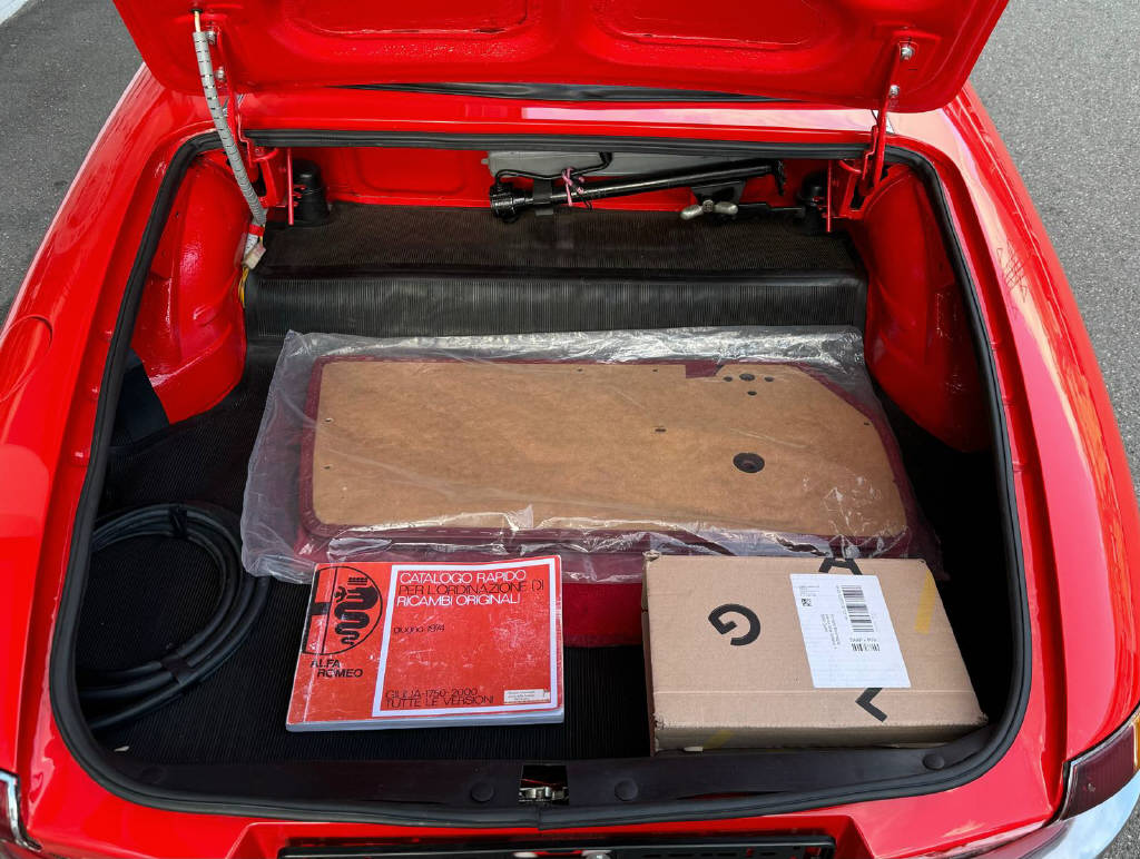 ALFA ROMEO Spider Duetto 1300 Junior-image-12