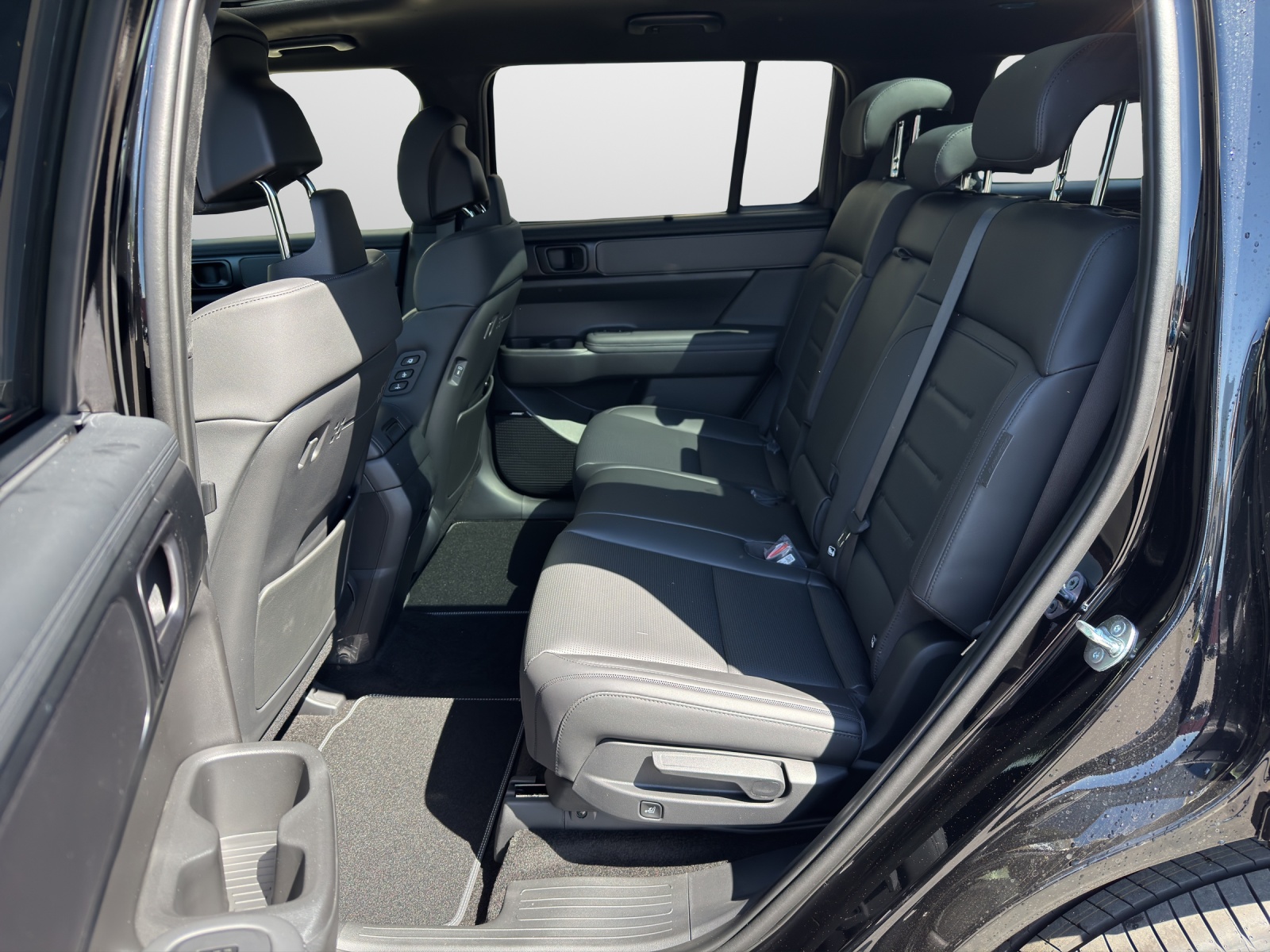 HYUNDAI Santa Fe 1.6 T-GDi HEV Calligraphy Swiss Edition MY26-image-7