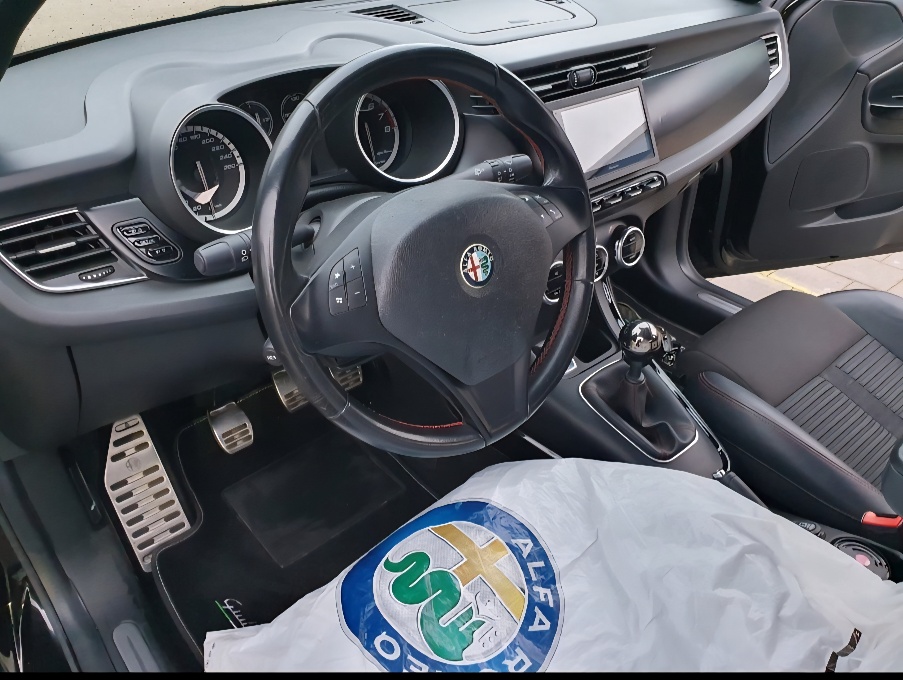 ALFA ROMEO Giulietta 1750 TBi Quadrifoglio Verde-image-8