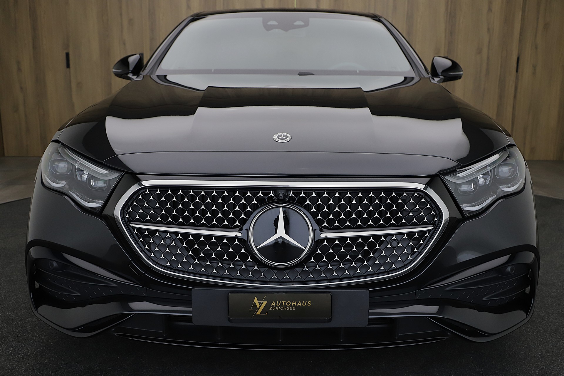 MERCEDES-BENZ E 220 d 9G-Tronic AMG Advance Plus und Night Paket-image-1
