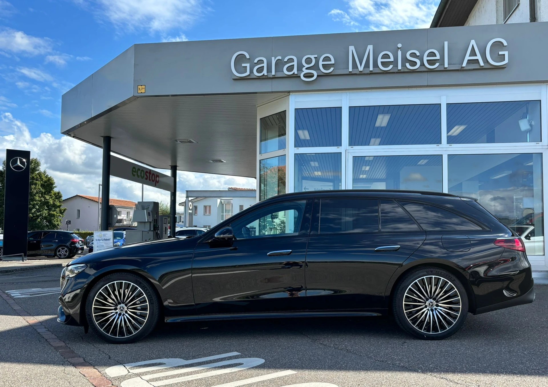 MERCEDES-BENZ E 300 de AMG Line 4matic-image-5