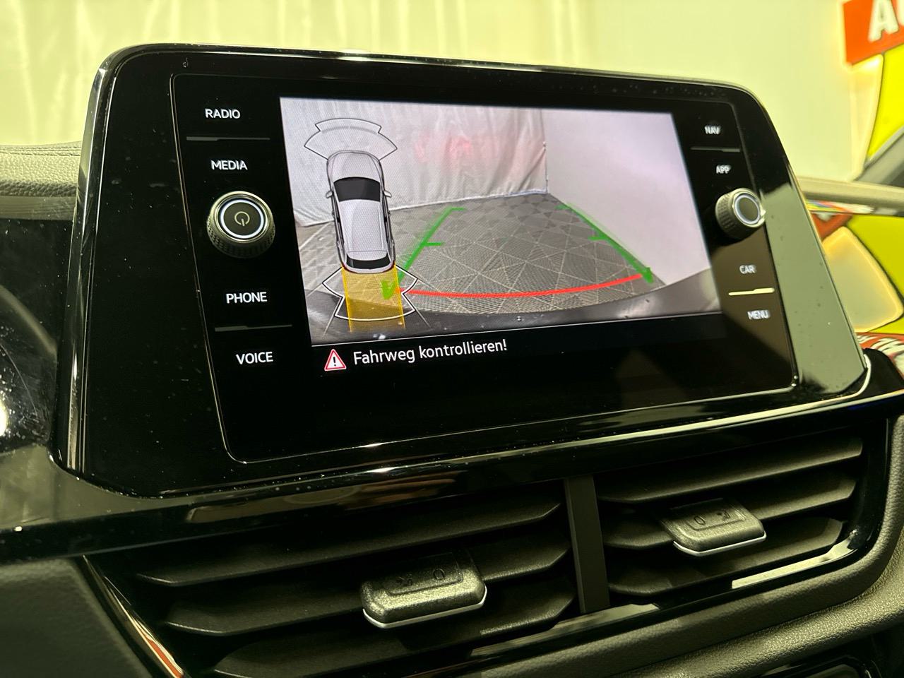 VW T-Roc 2.0 TSI R DSG 4Motion-image-8