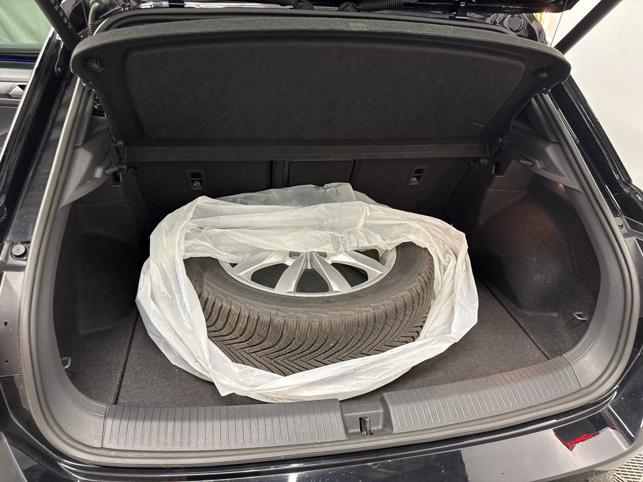 VW T-Roc 2.0 TSI R DSG 4Motion-image-13