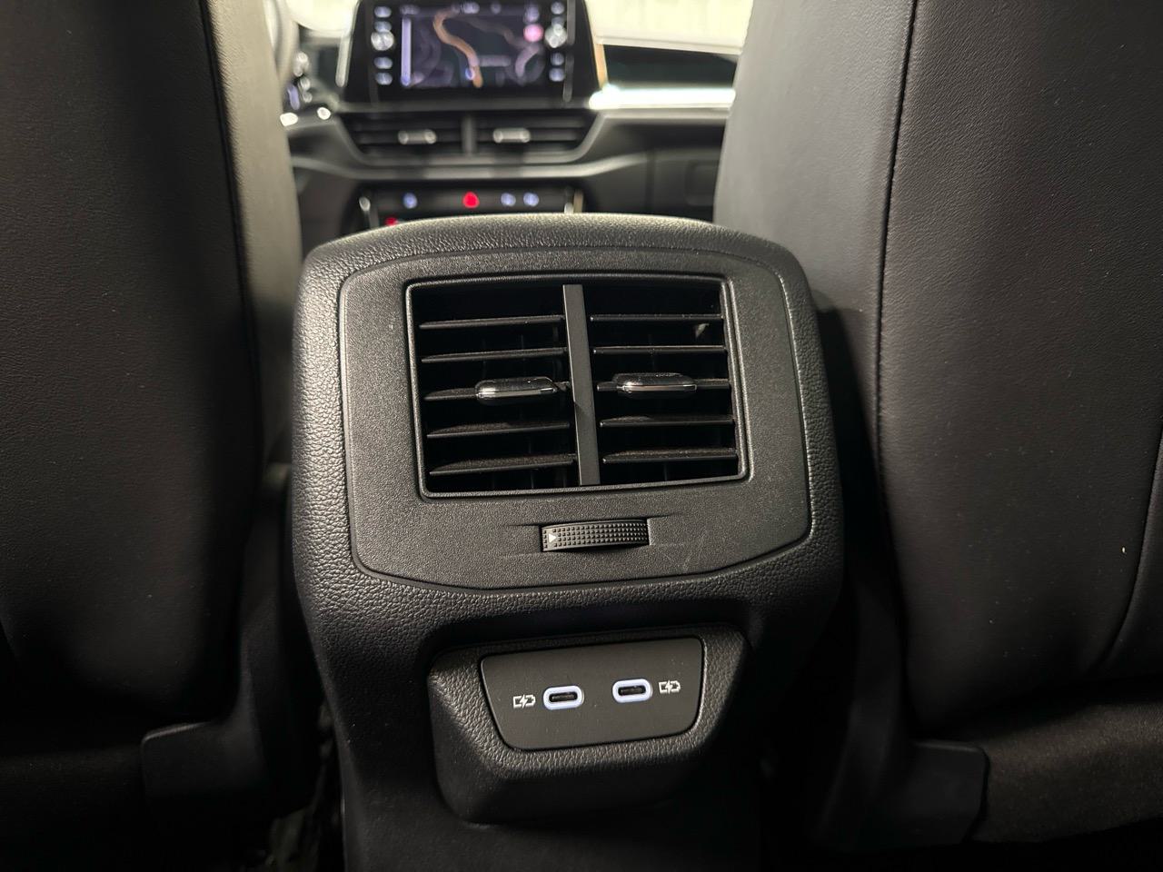 VW T-Roc 2.0 TSI R DSG 4Motion-image-12