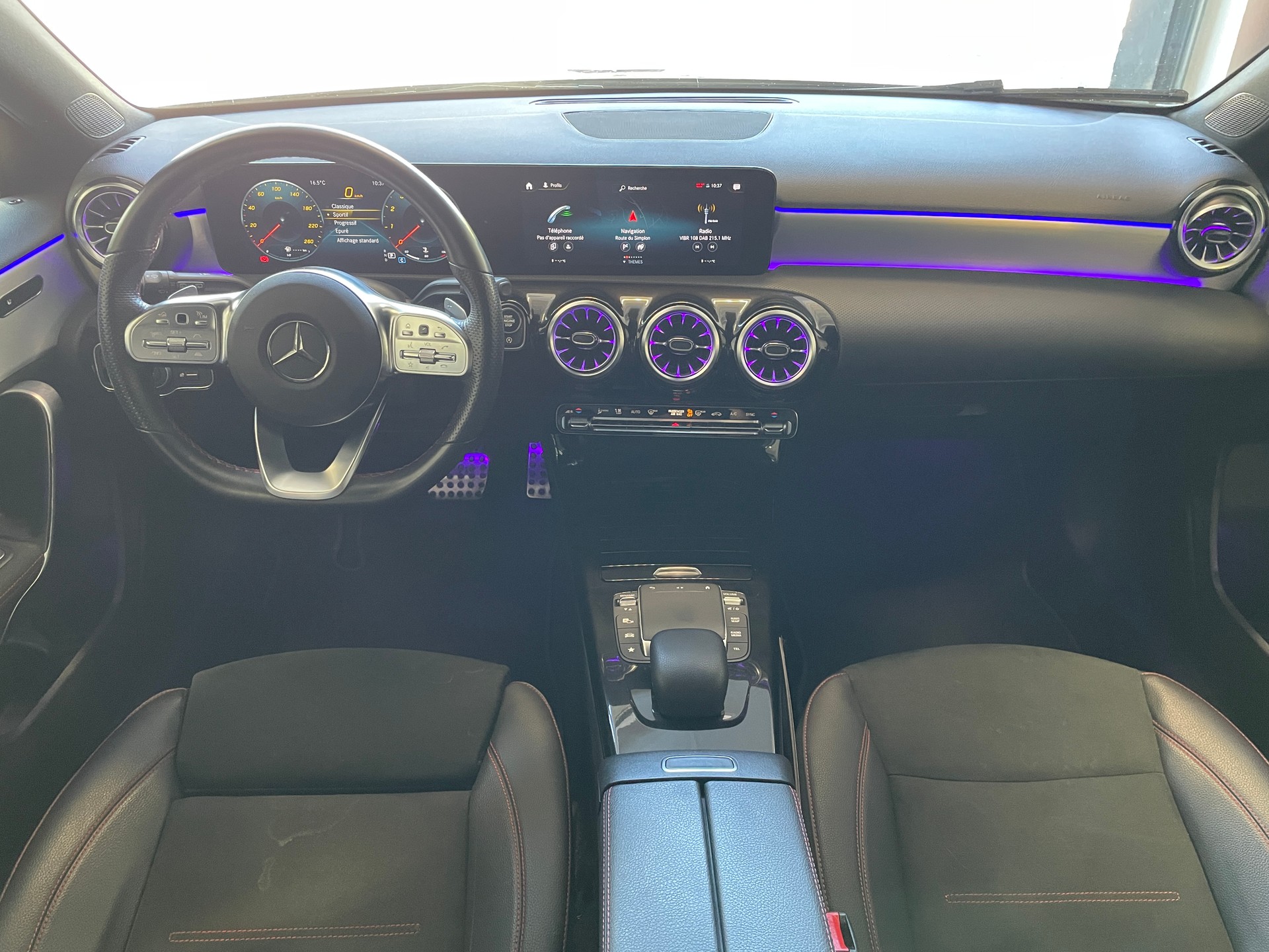 MERCEDES-BENZ A 200 AMG Line 7G-DCT-image-10