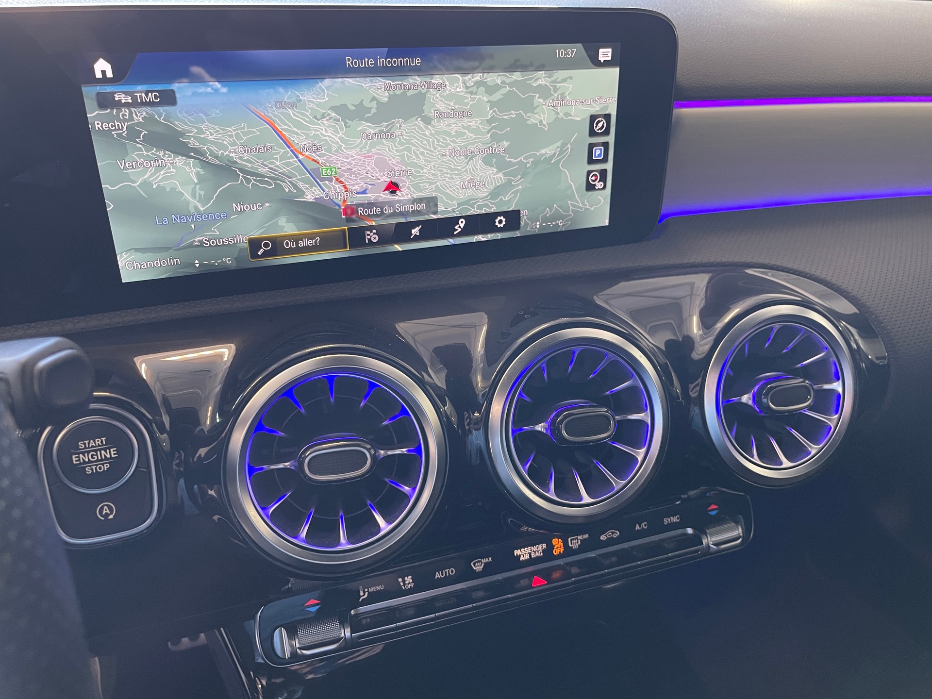MERCEDES-BENZ A 200 AMG Line 7G-DCT-image-13