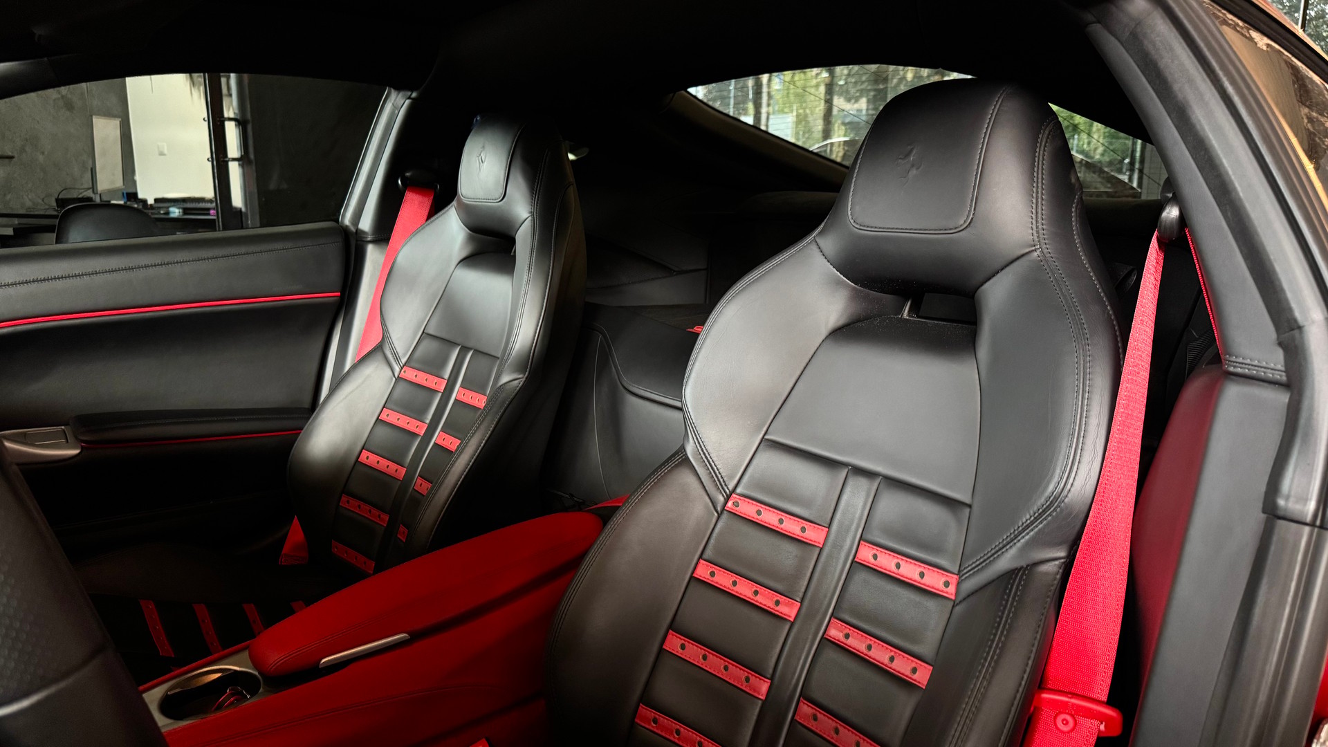 FERRARI F12 Berlinetta-image-11