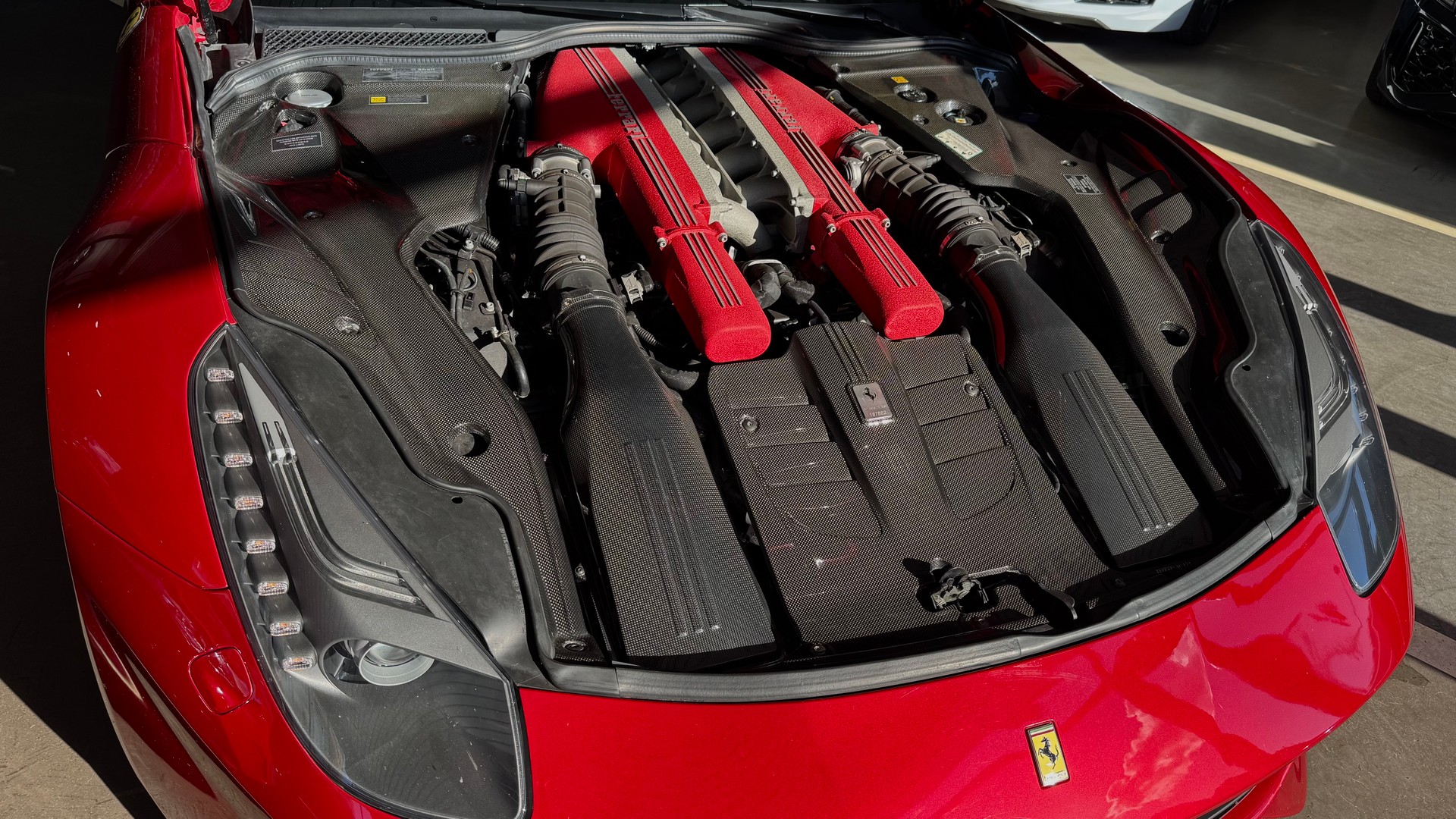 FERRARI F12 Berlinetta-image-6