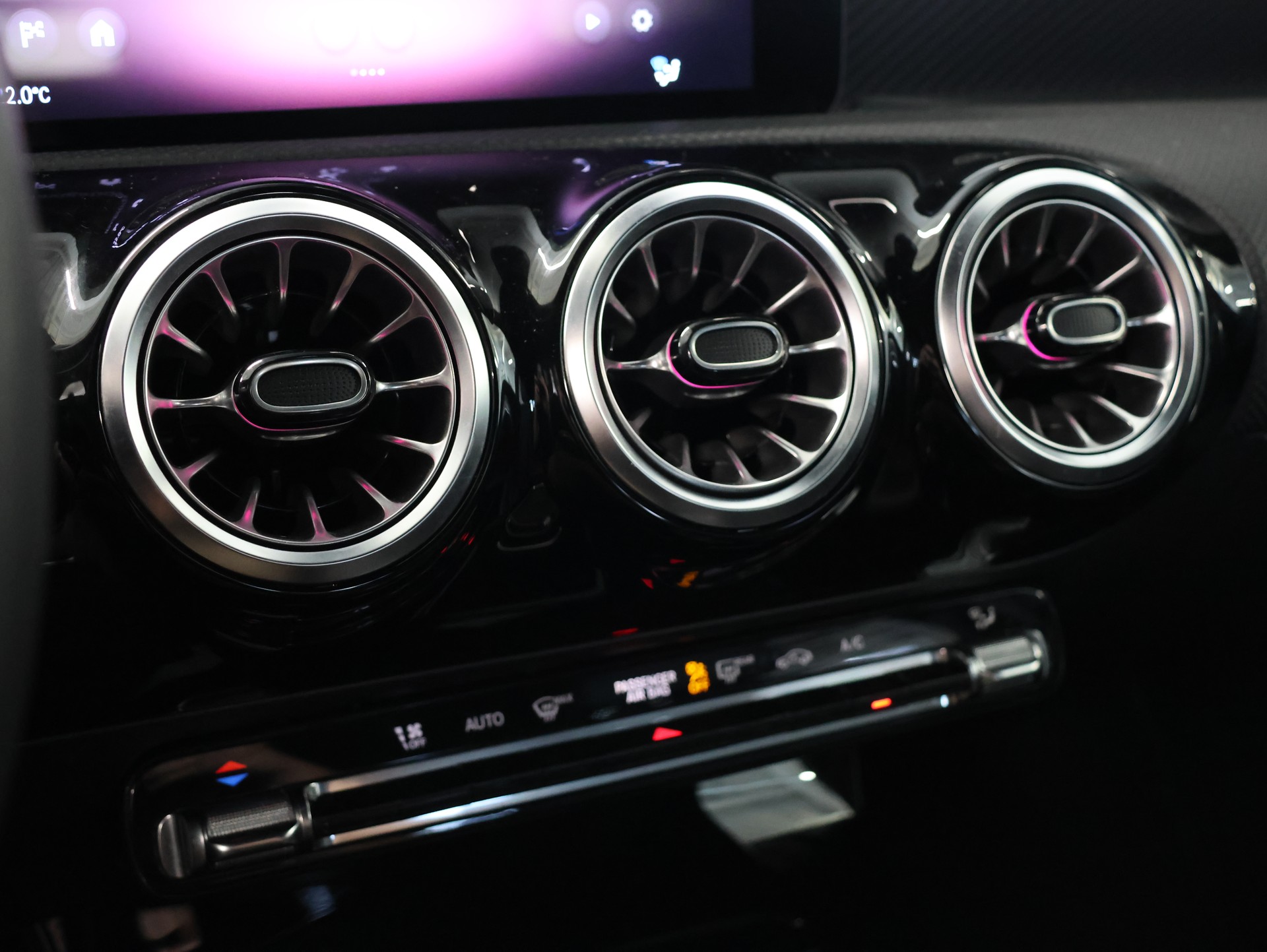 MERCEDES-BENZ A 180 7G-DCT *ALL BLACK*Kamera*Ambientebeleuchtung*-image-26