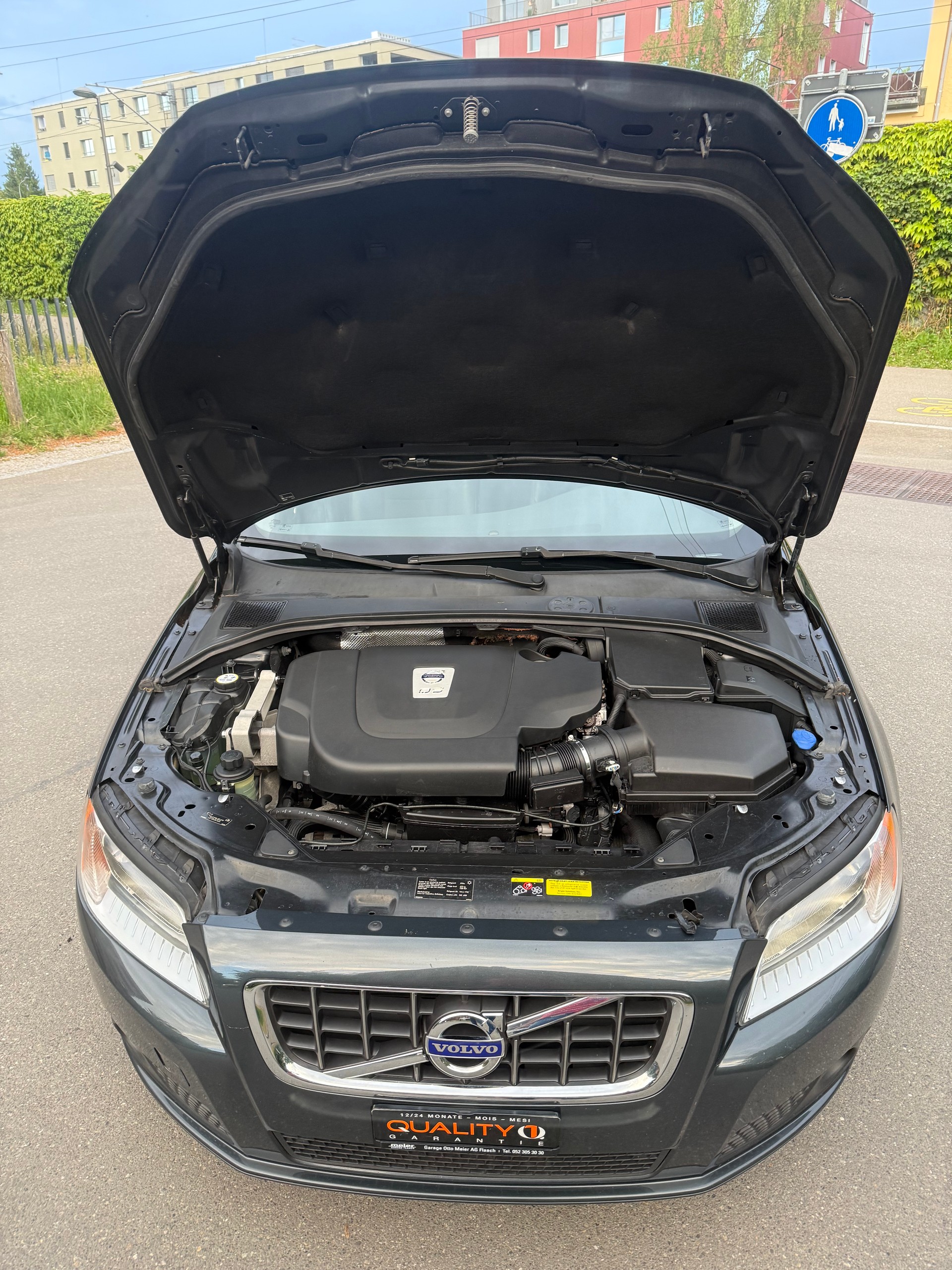 VOLVO V70 2.4D Momentum Geartronic-image-25