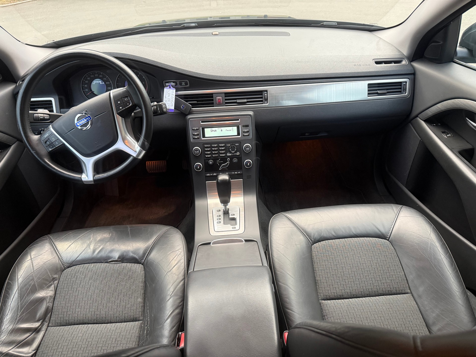 VOLVO V70 2.4D Momentum Geartronic-image-18