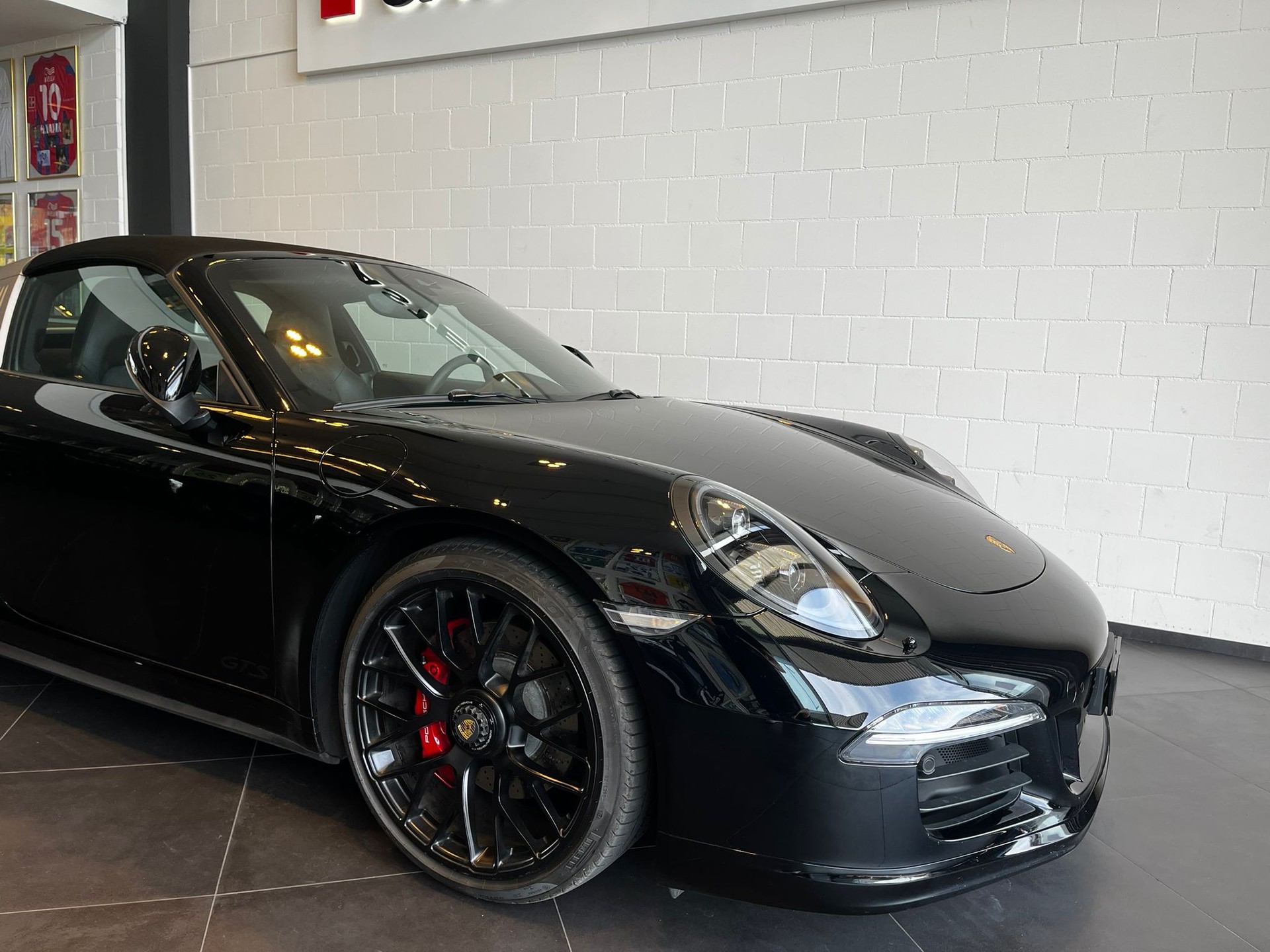 PORSCHE 911 Targa 4 GTS PDK-showroom-element-2