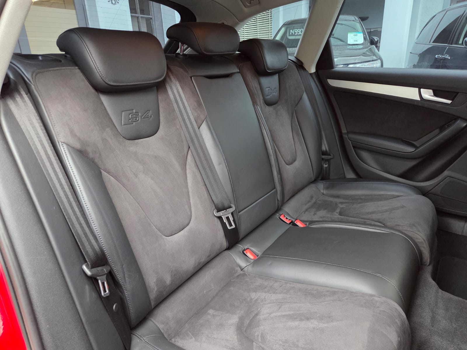 AUDI S4 Avant 3.0 TFSI quattro S-tronic-image-14
