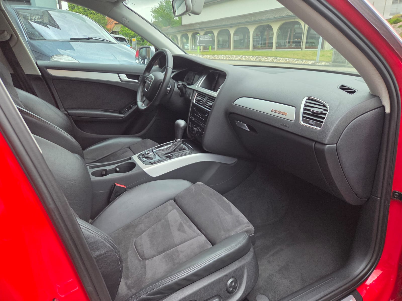 AUDI S4 Avant 3.0 TFSI quattro S-tronic-image-10