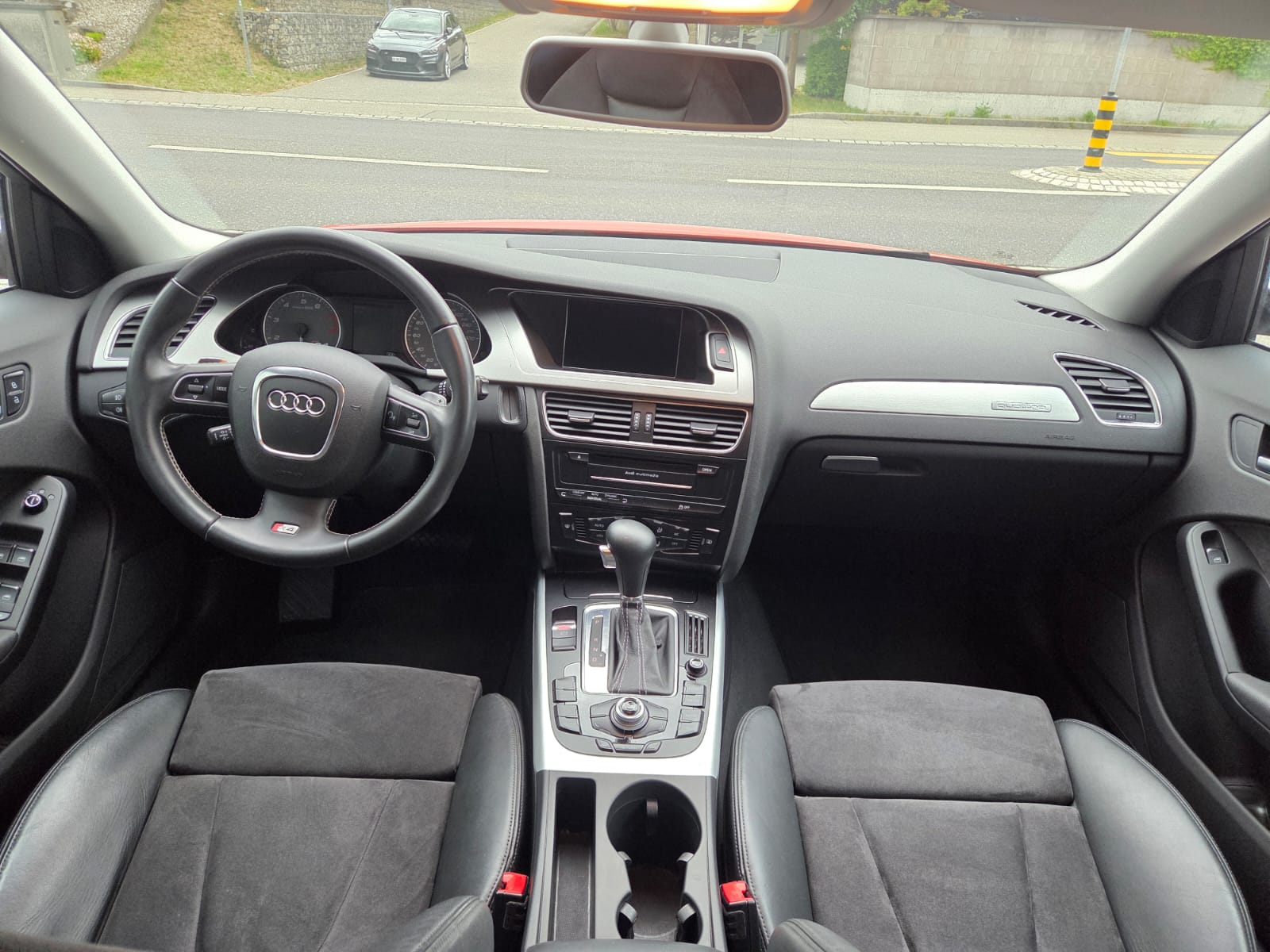 AUDI S4 Avant 3.0 TFSI quattro S-tronic-image-11