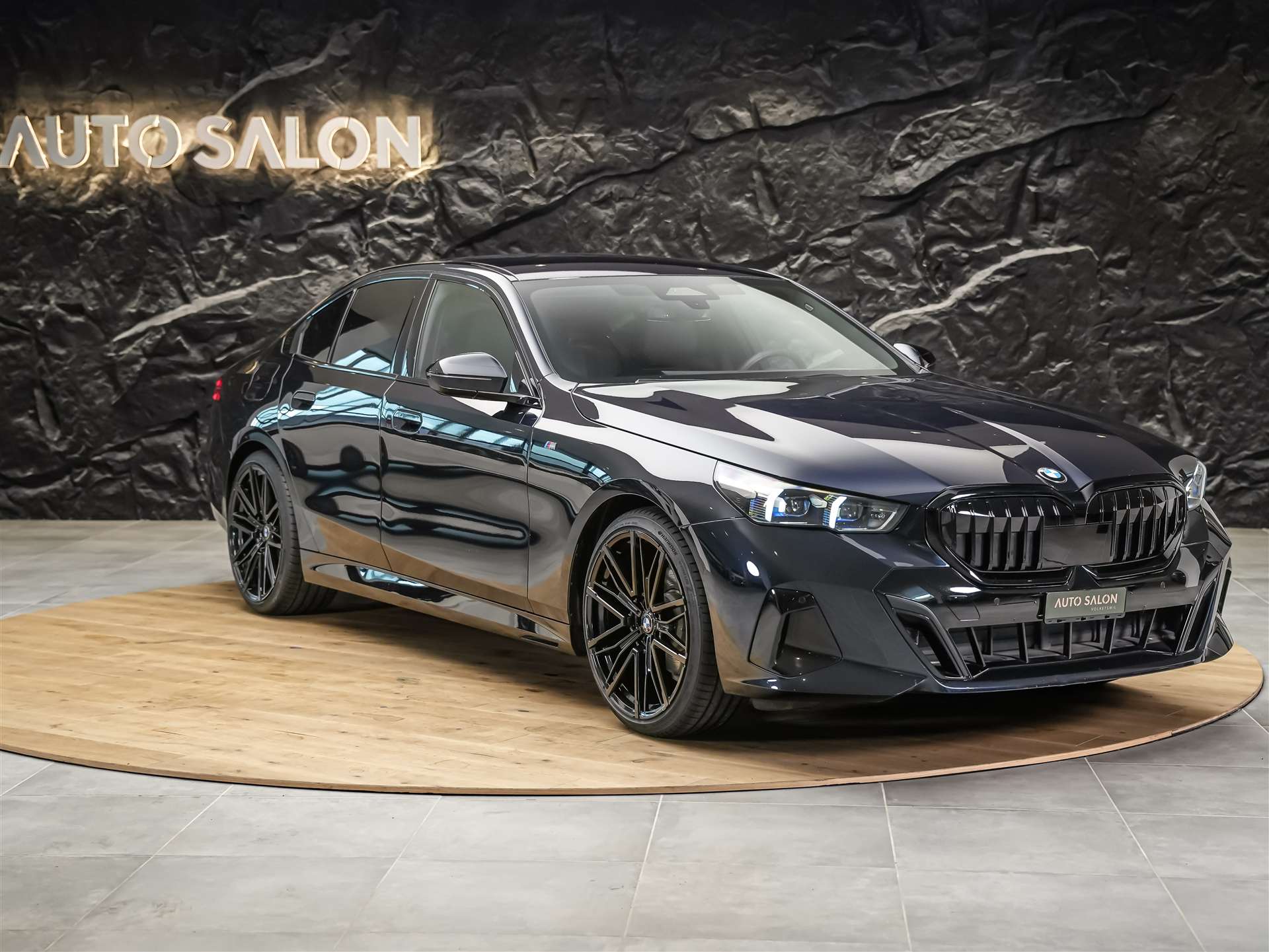 BMW 520i M Sport Steptronic *El. Sitze mit Memory*Abstandsregler*Sitzheizung*-image-6